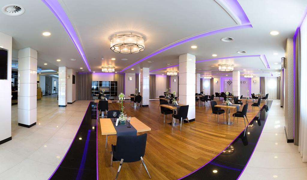 Hotel Karo ราดอม ภายนอก รูปภาพ